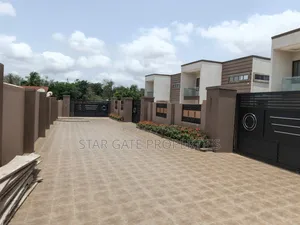 4bdrm House in Buokrom, Kumasi Metropolitan for sale