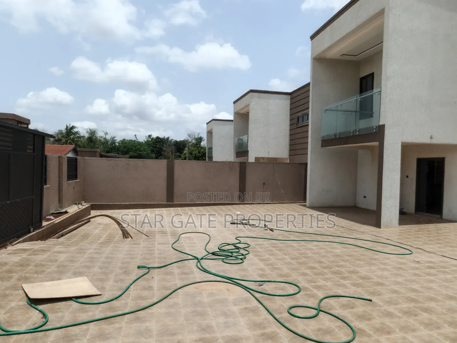 4bdrm House in Buokrom, Kumasi Metropolitan for sale