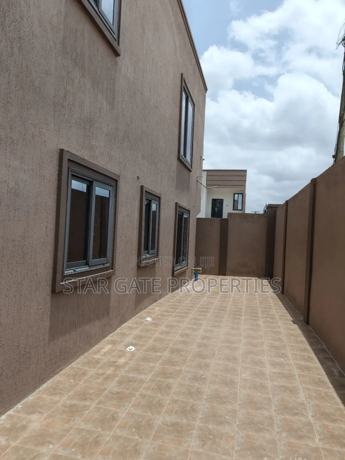 4bdrm House in Buokrom, Kumasi Metropolitan for sale
