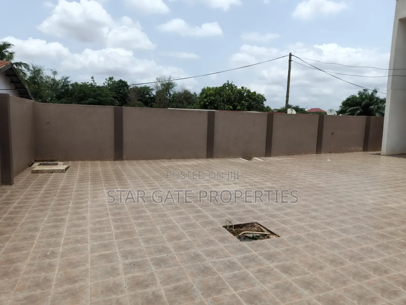 4bdrm House in Buokrom, Kumasi Metropolitan for sale