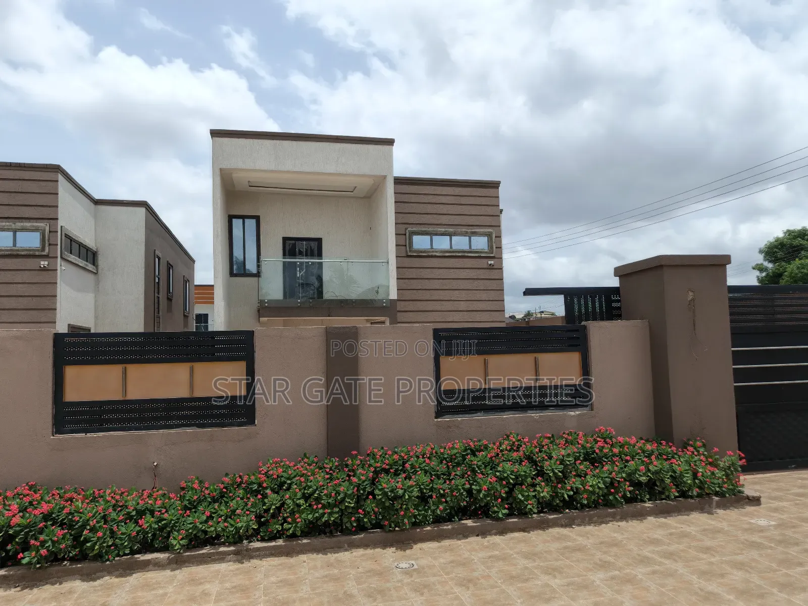 4bdrm House in Buokrom, Kumasi Metropolitan for sale