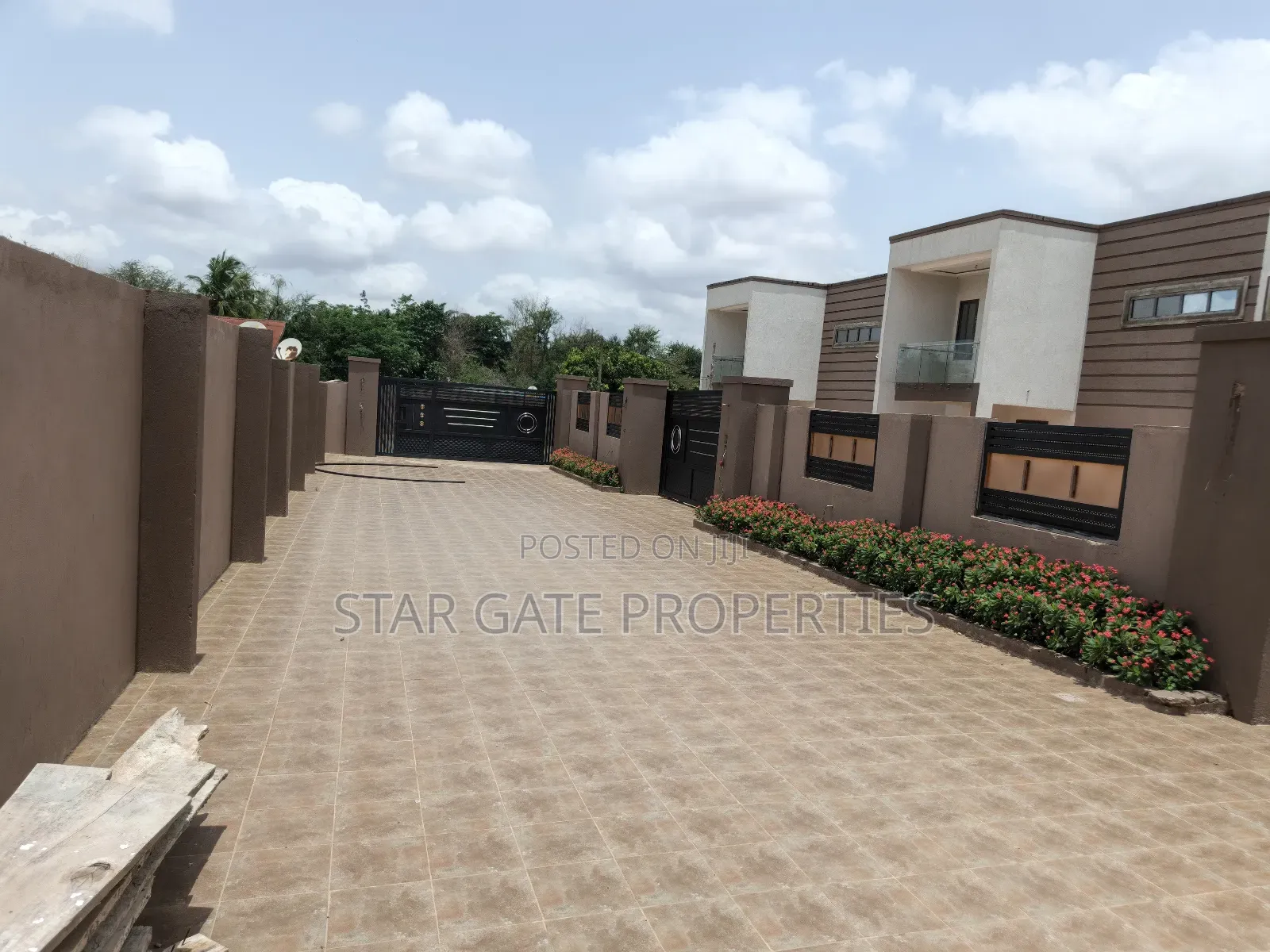 4bdrm House in Buokrom, Kumasi Metropolitan for sale