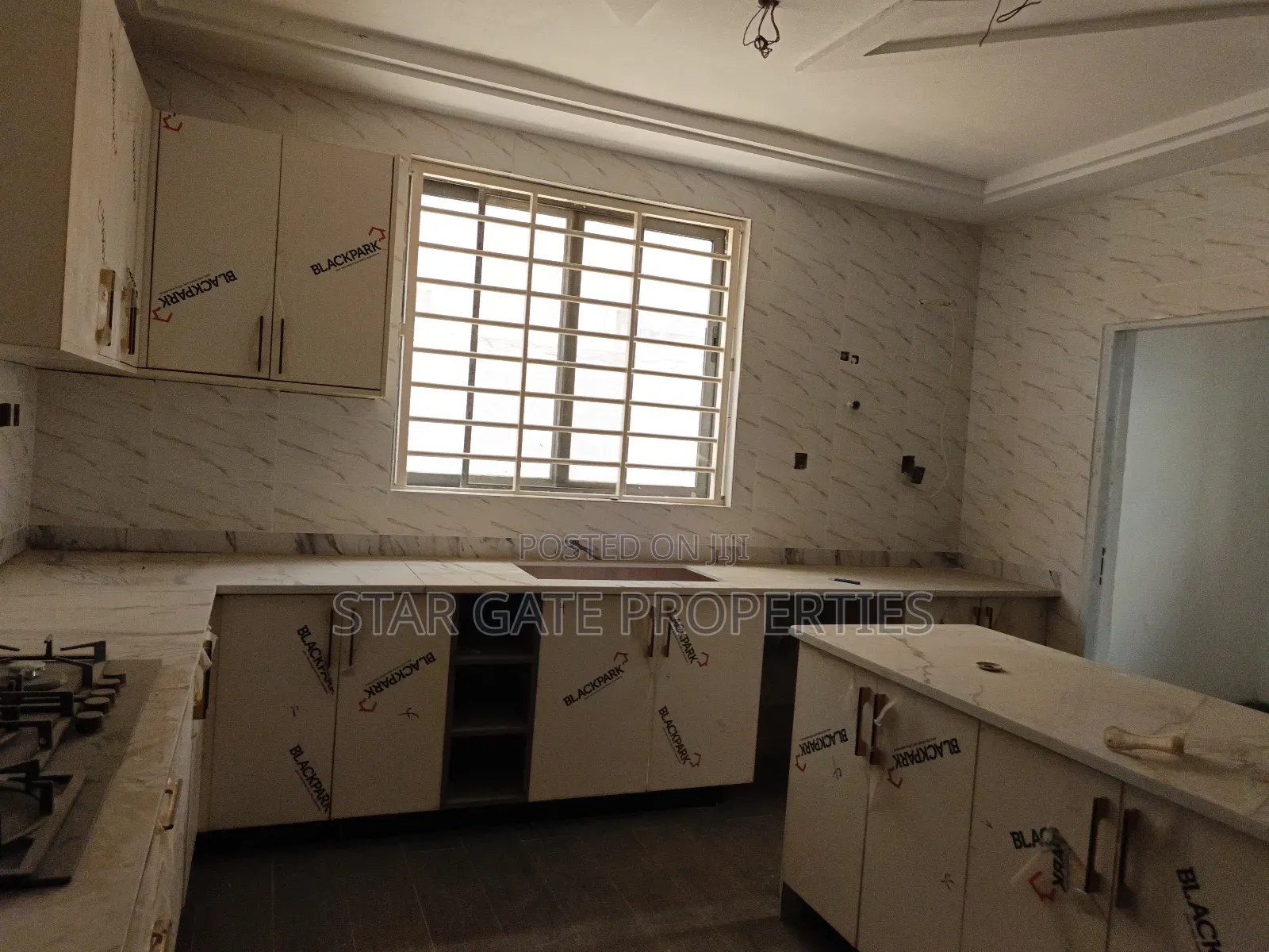 4bdrm House in Buokrom, Kumasi Metropolitan for sale