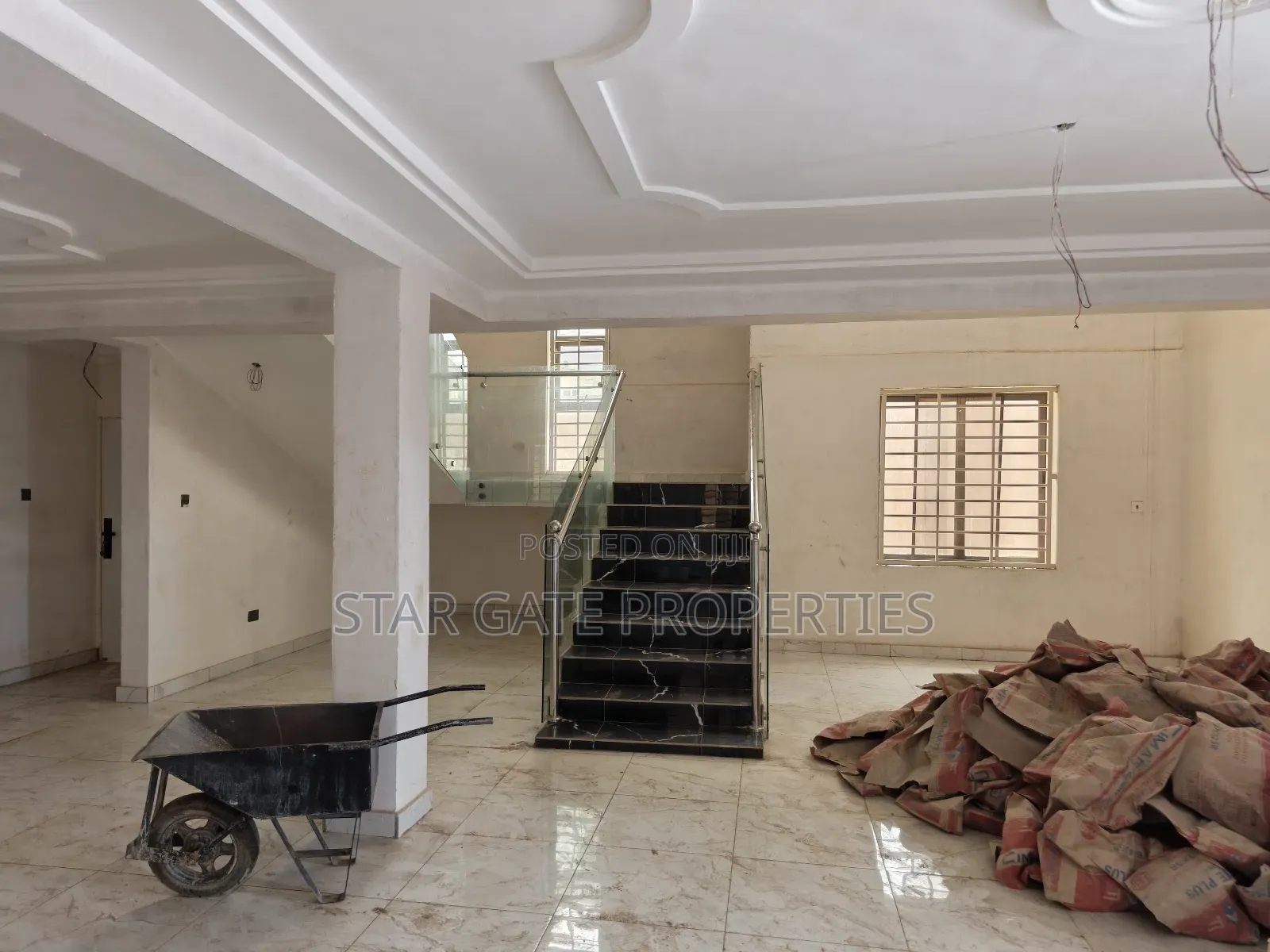4bdrm House in Buokrom, Kumasi Metropolitan for sale