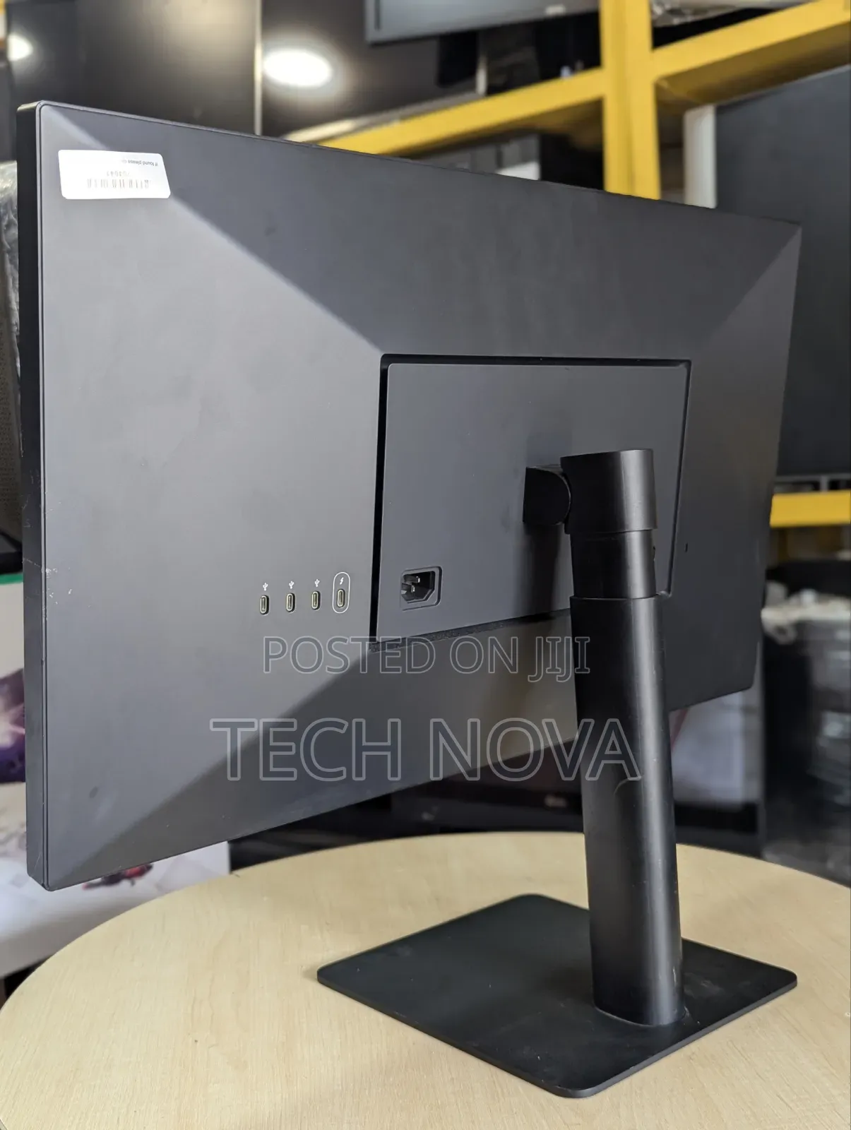 LG 27" 27md5ka-B Ultrafine (5120 X 2880) Ips Monitor for Macbook