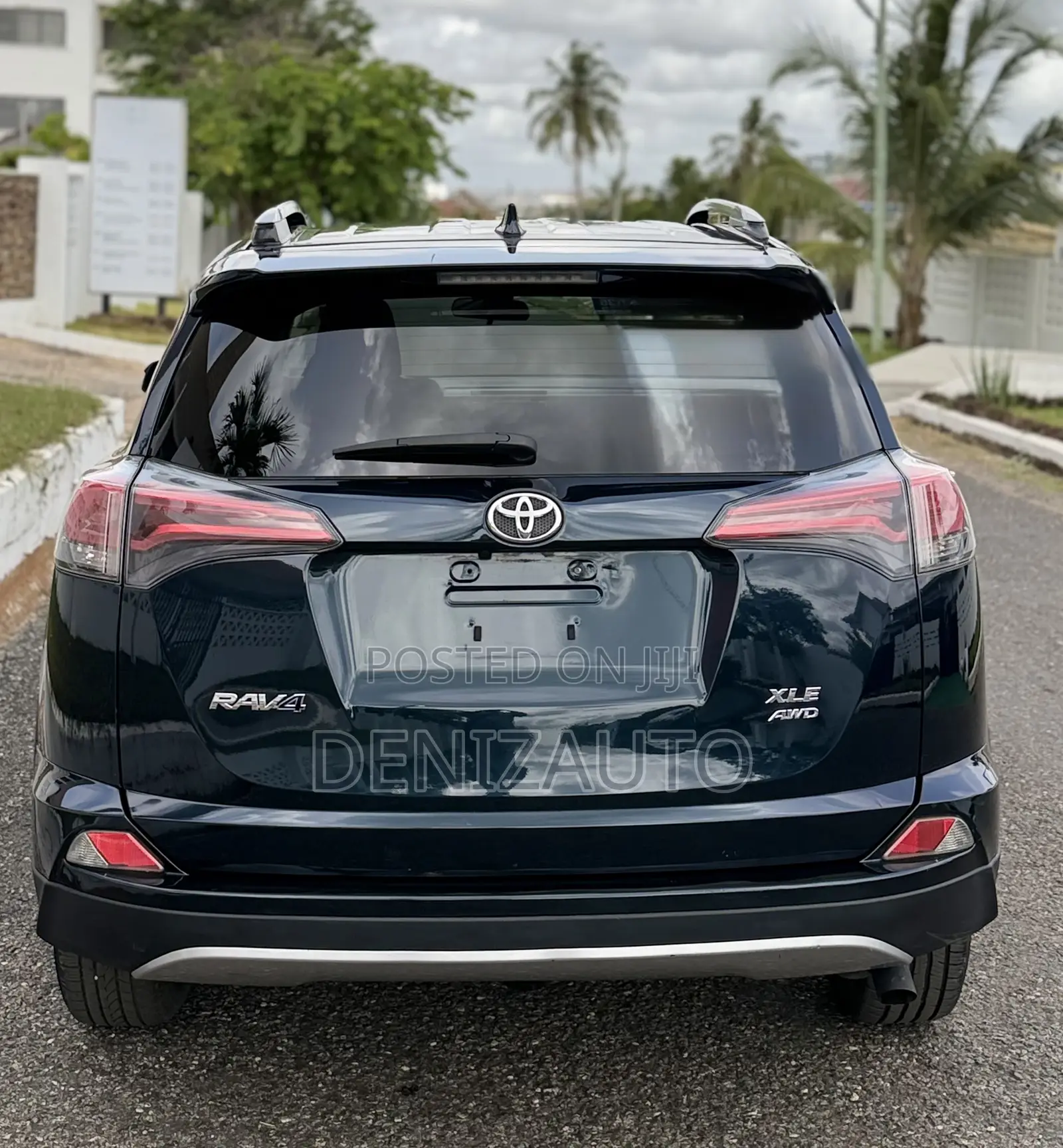 Toyota RAV4 XLE 4dr SUV AWD (2.5L 4cyl 6A) 2018 Black