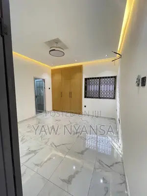 5bdrm Duplex in Bn Estate, Accra Metropolitan for sale