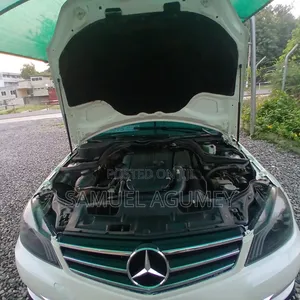 Mercedes-Benz V-Class 2012 White