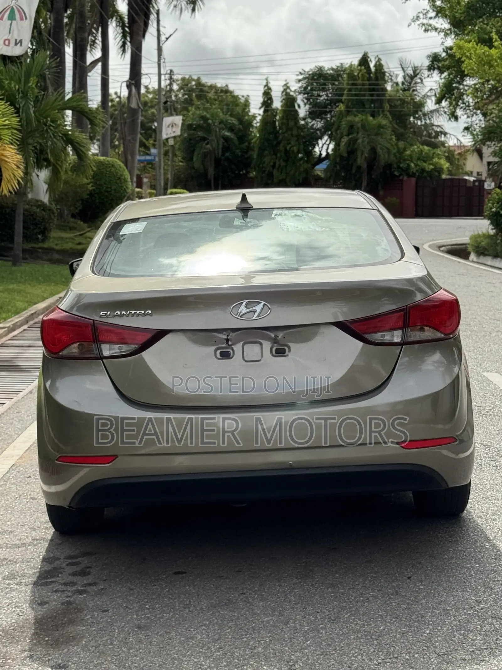 Hyundai Elantra SE 4dr Sedan (1.8L 4cyl 6A) 2015 Gold