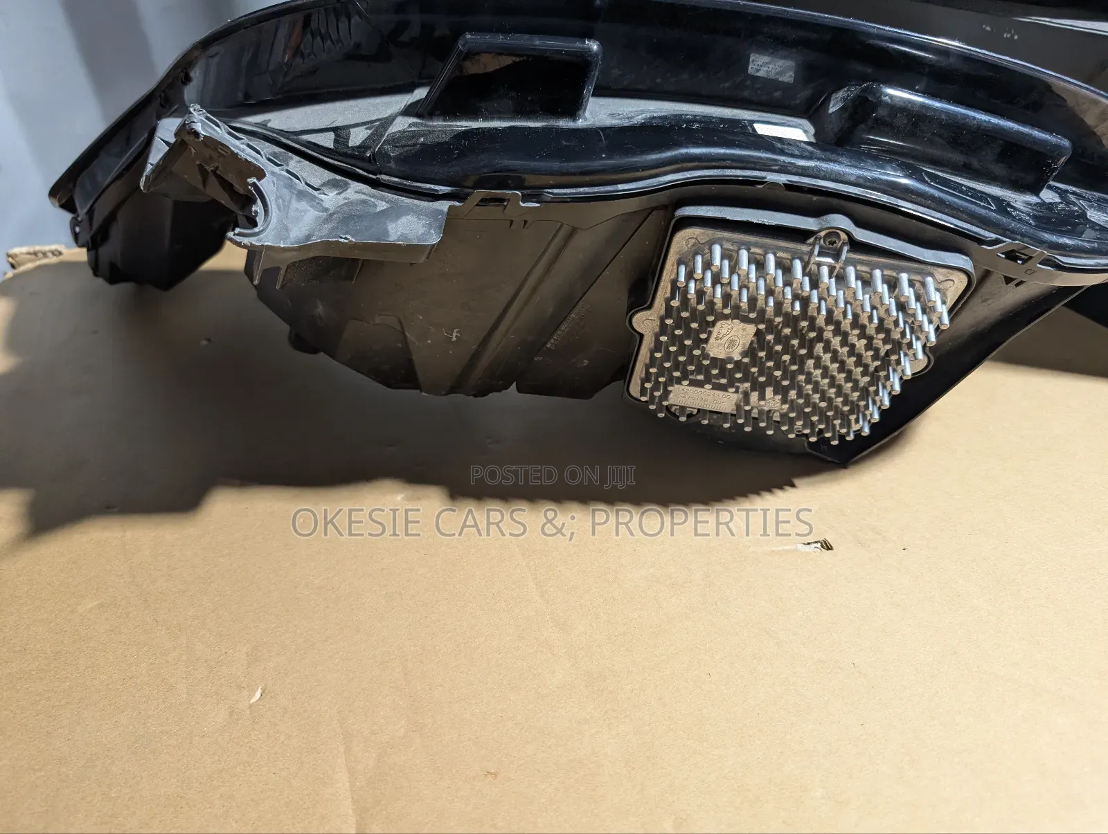 Velar Front Right Headlight Complete Home Used