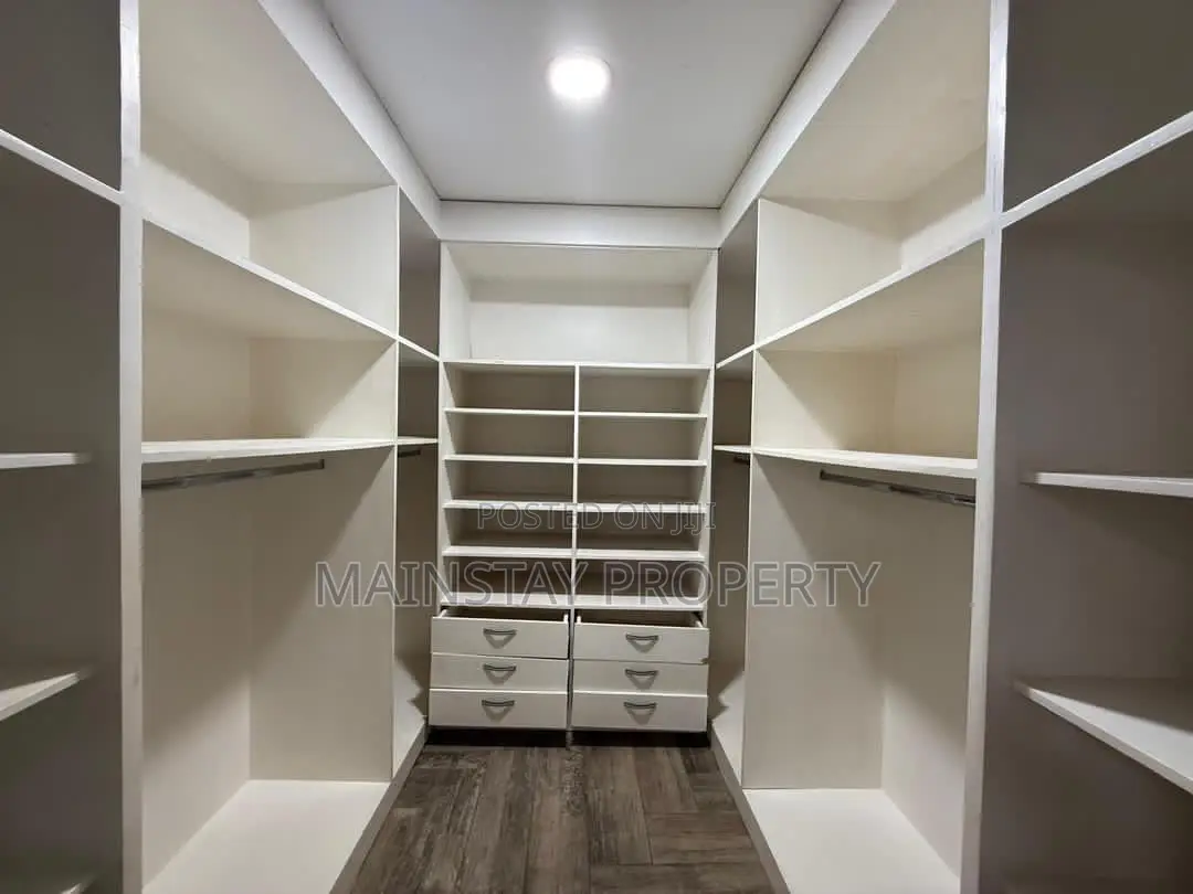 Furnished 5bdrm House in Mainstay Estates, East Legon for sale