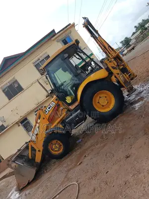 Neat and Affordable JCB Back Hole for Sale