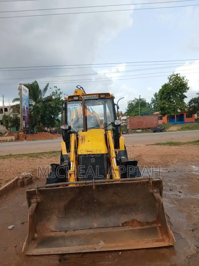 Neat and Affordable JCB Back Hole for Sale