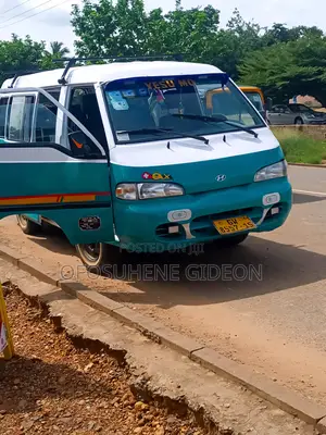 Hyundai H-100 2004 Green