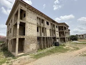 20bdrm House in Waija-Choice, Accra Metropolitan for sale