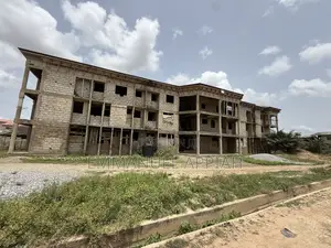 20bdrm House in Waija-Choice, Accra Metropolitan for sale