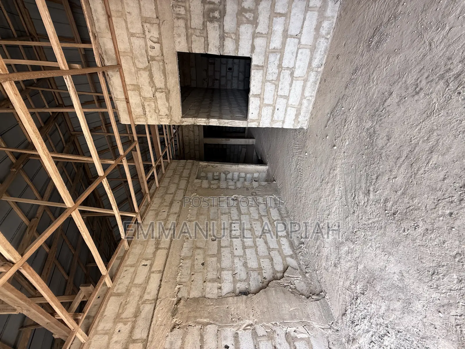 20bdrm House in Waija-Choice, Accra Metropolitan for sale