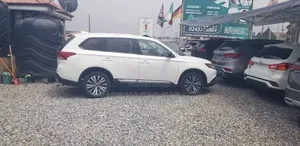 Mitsubishi Outlander SE AWC 2018 White