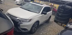 Mitsubishi Outlander SE AWC 2018 White