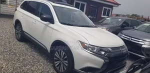 Mitsubishi Outlander SE AWC 2018 White