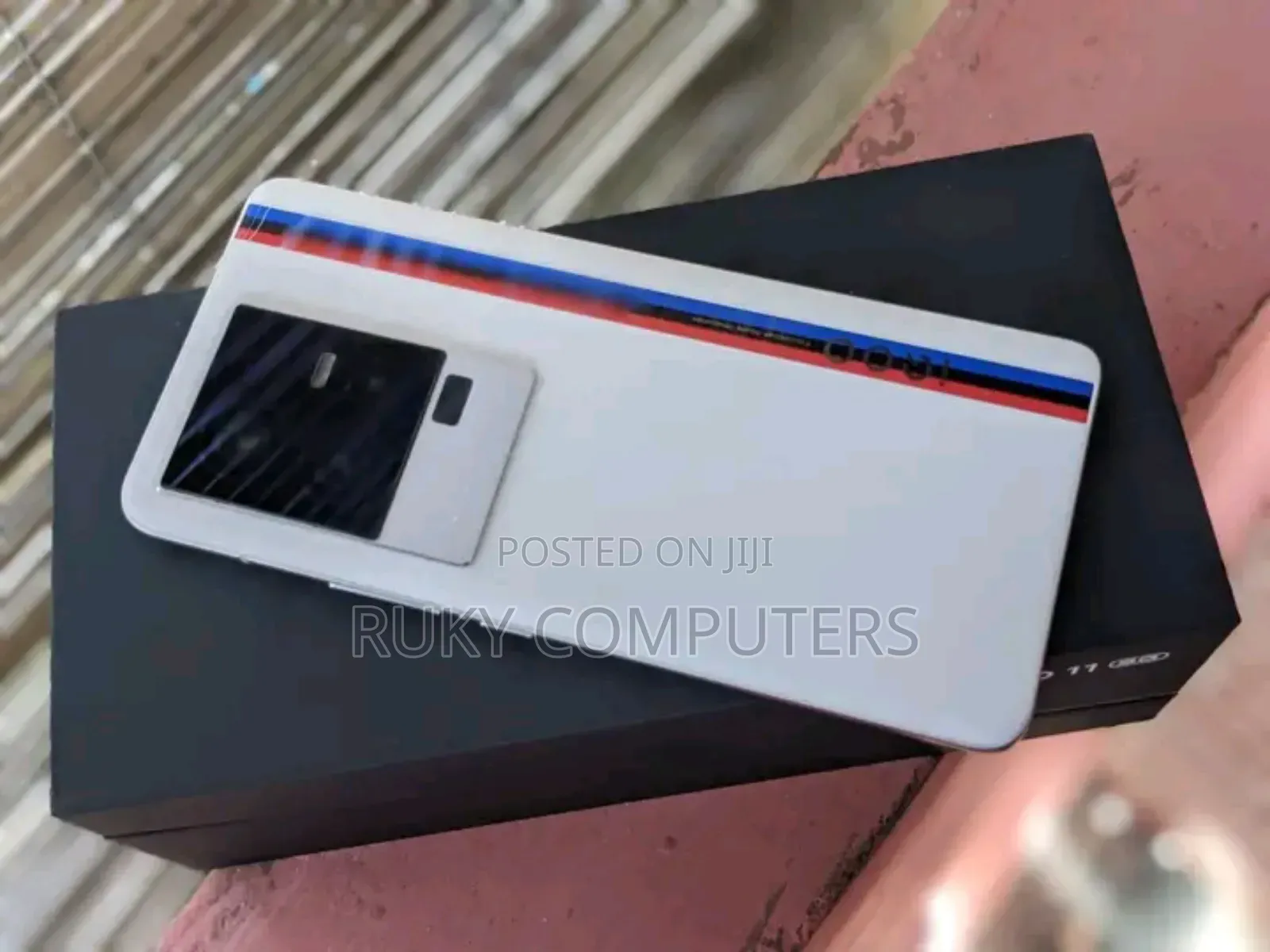 New iQOO 11 256 GB White