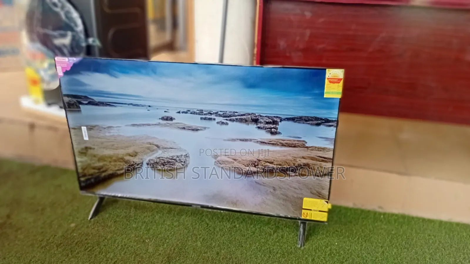 Clean 50" Dolphine Bay Smart Tv With Clear Display