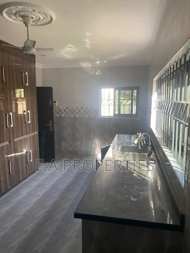 4bdrm House in Ea Properties, Frafraha for rent