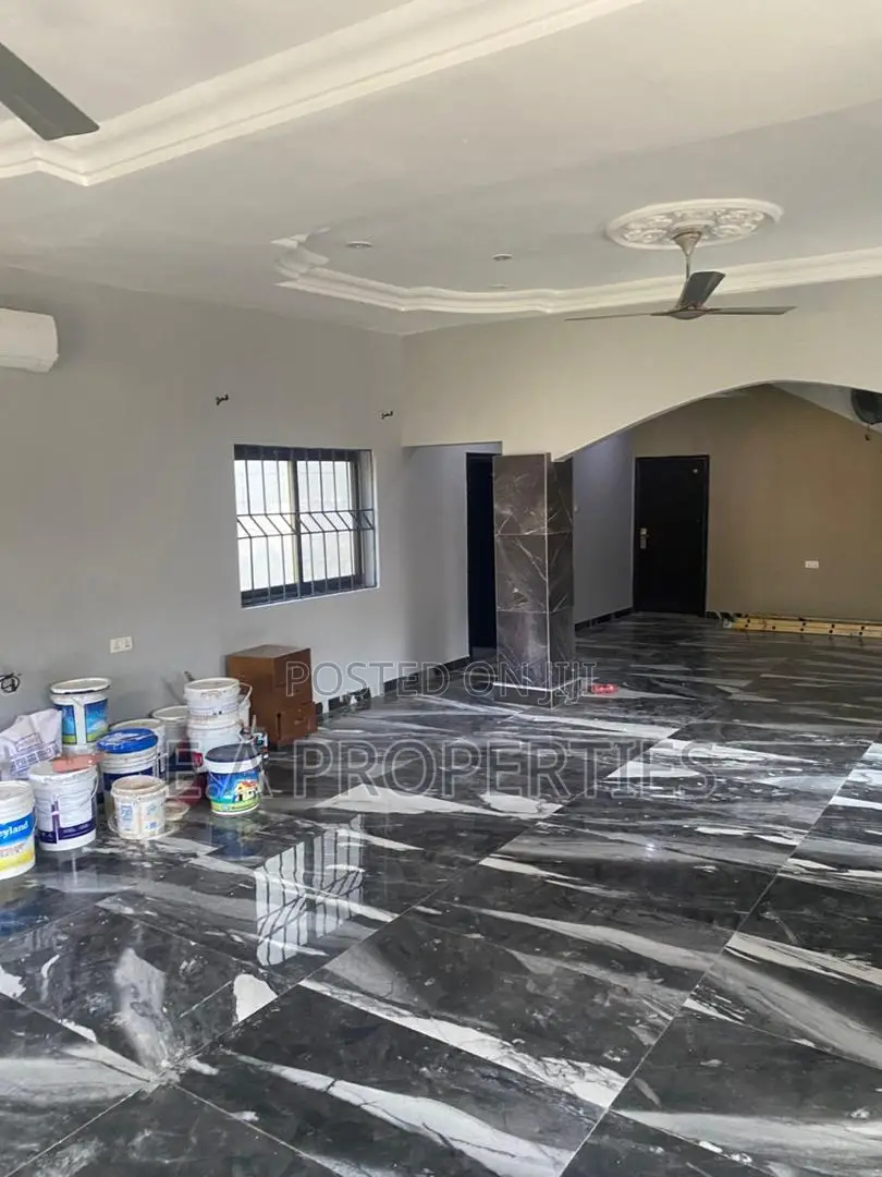 4bdrm House in Ea Properties, Frafraha for rent