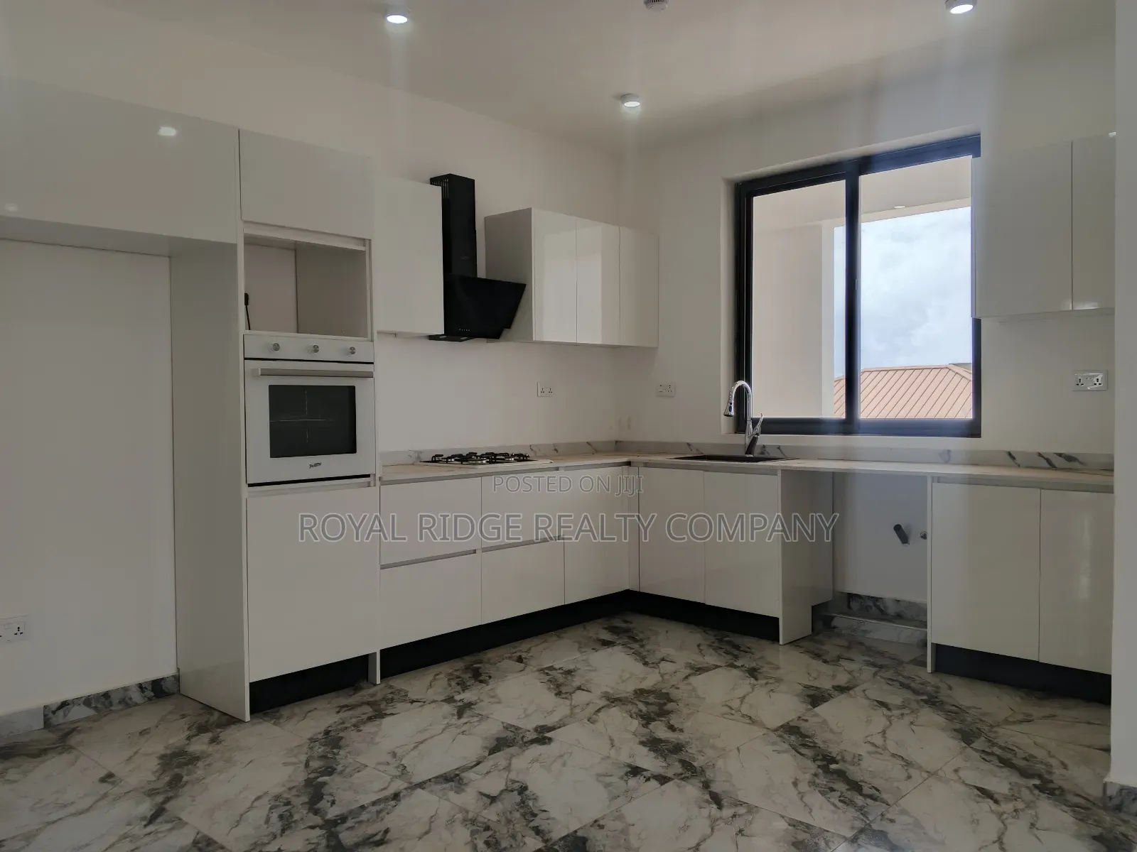 2bdrm Apartment in Burma Hills Close To, Accra Metropolitan for rent