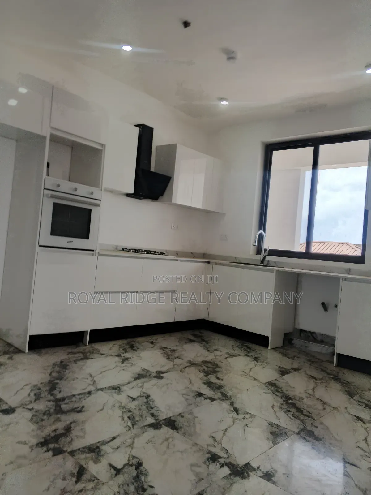 2bdrm Apartment in Burma Hills Close To, Accra Metropolitan for rent