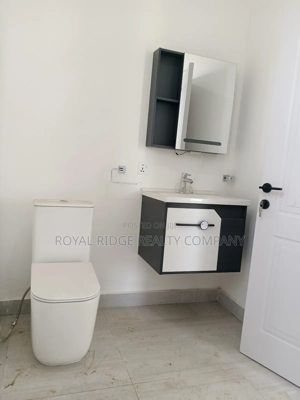 2bdrm Apartment in Burma Hills Close To, Accra Metropolitan for rent