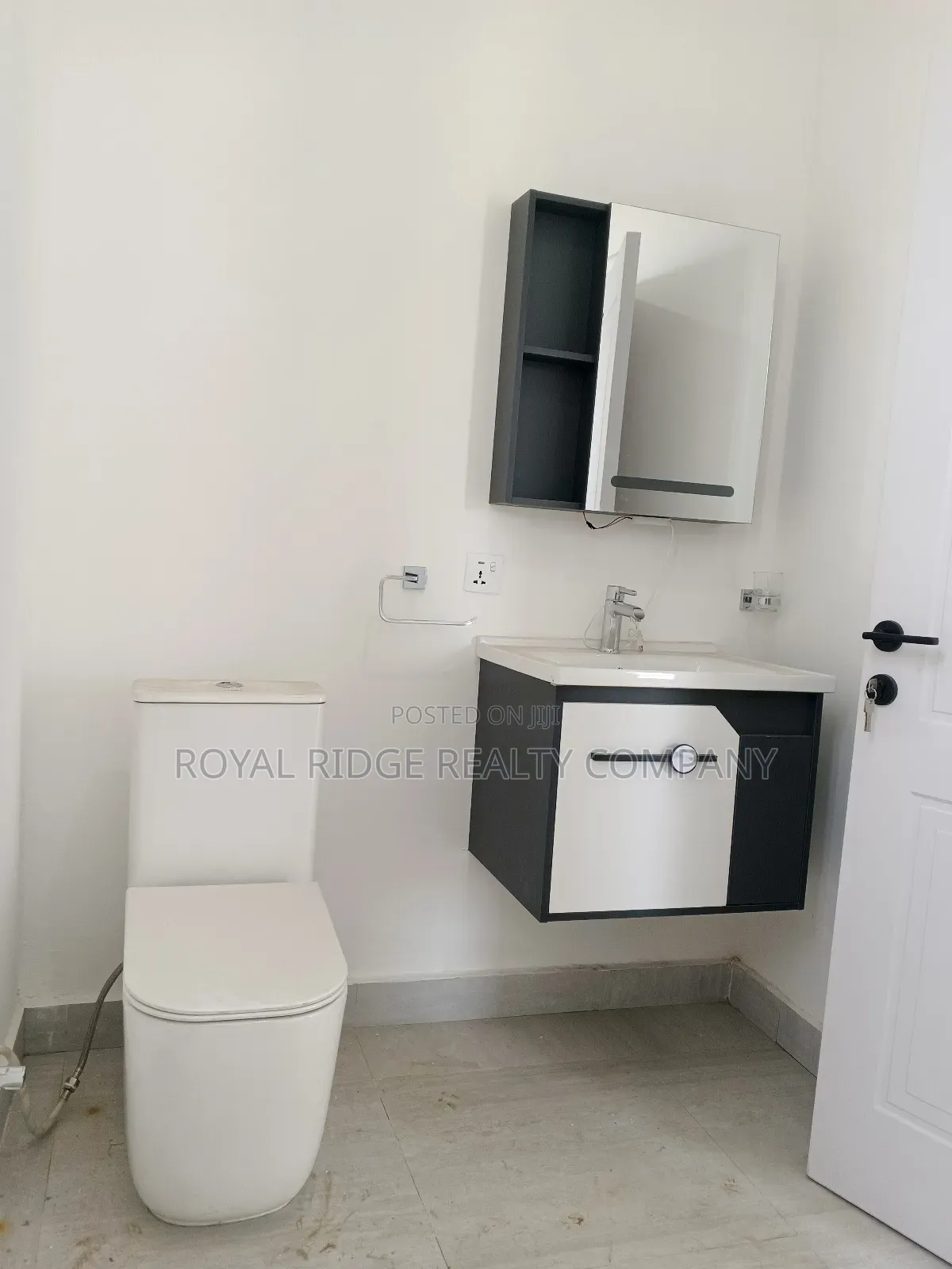 2bdrm Apartment in Burma Hills Close To, Accra Metropolitan for rent