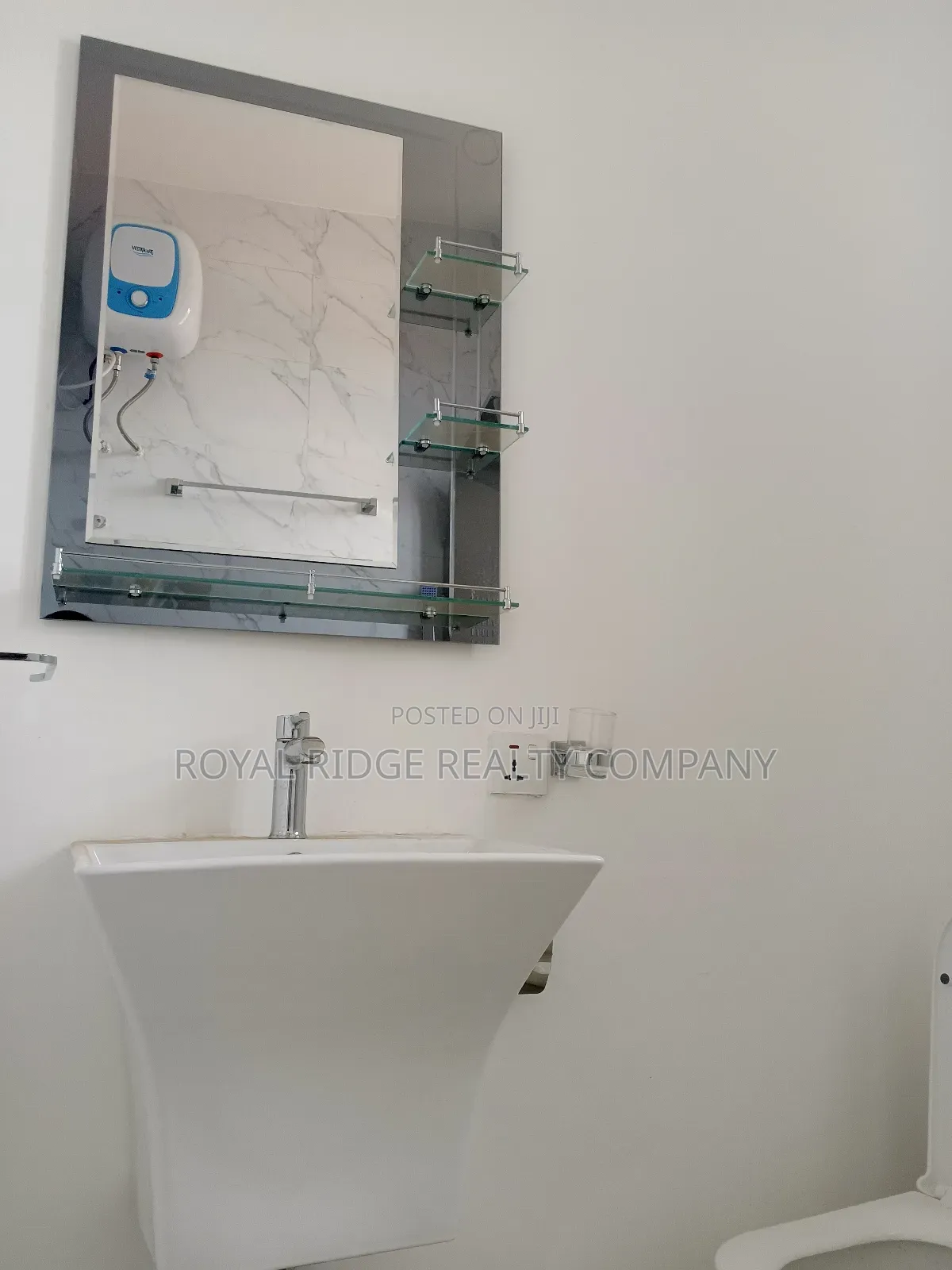 2bdrm Apartment in Burma Hills Close To, Accra Metropolitan for rent