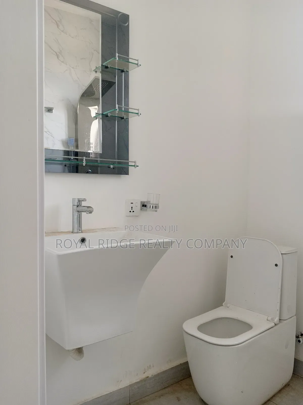2bdrm Apartment in Burma Hills Close To, Accra Metropolitan for rent