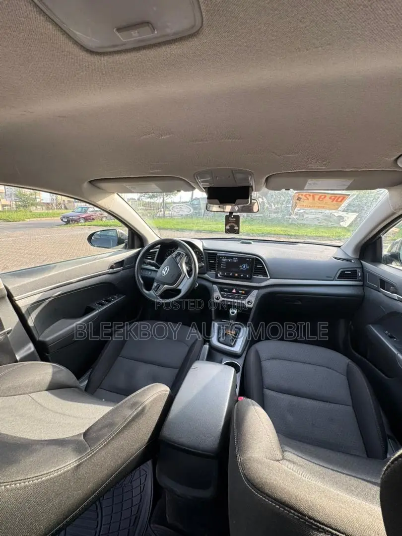 Hyundai Elantra 2017 Black