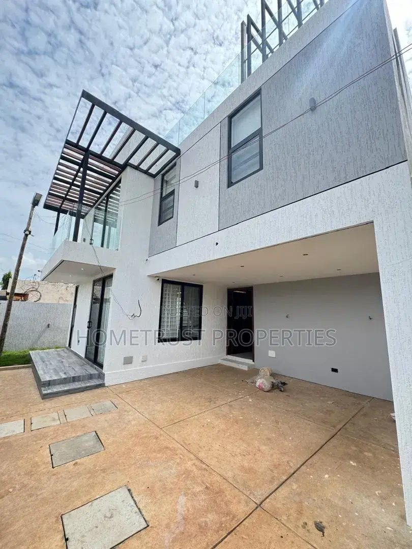 4bdrm Duplex in Madina Ritz Junction, Barrier for sale