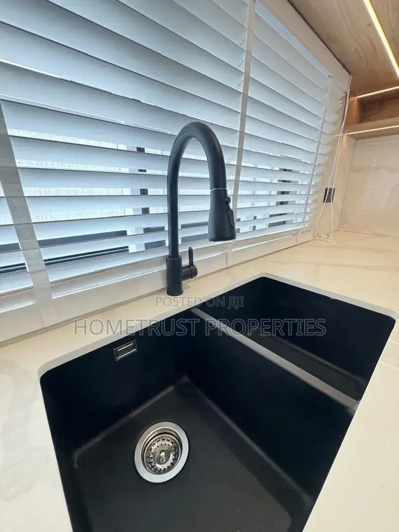 4bdrm Duplex in Madina Ritz Junction, Barrier for sale
