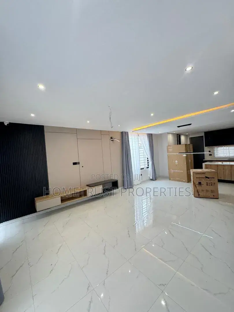 4bdrm Duplex in Madina Ritz Junction, Barrier for sale