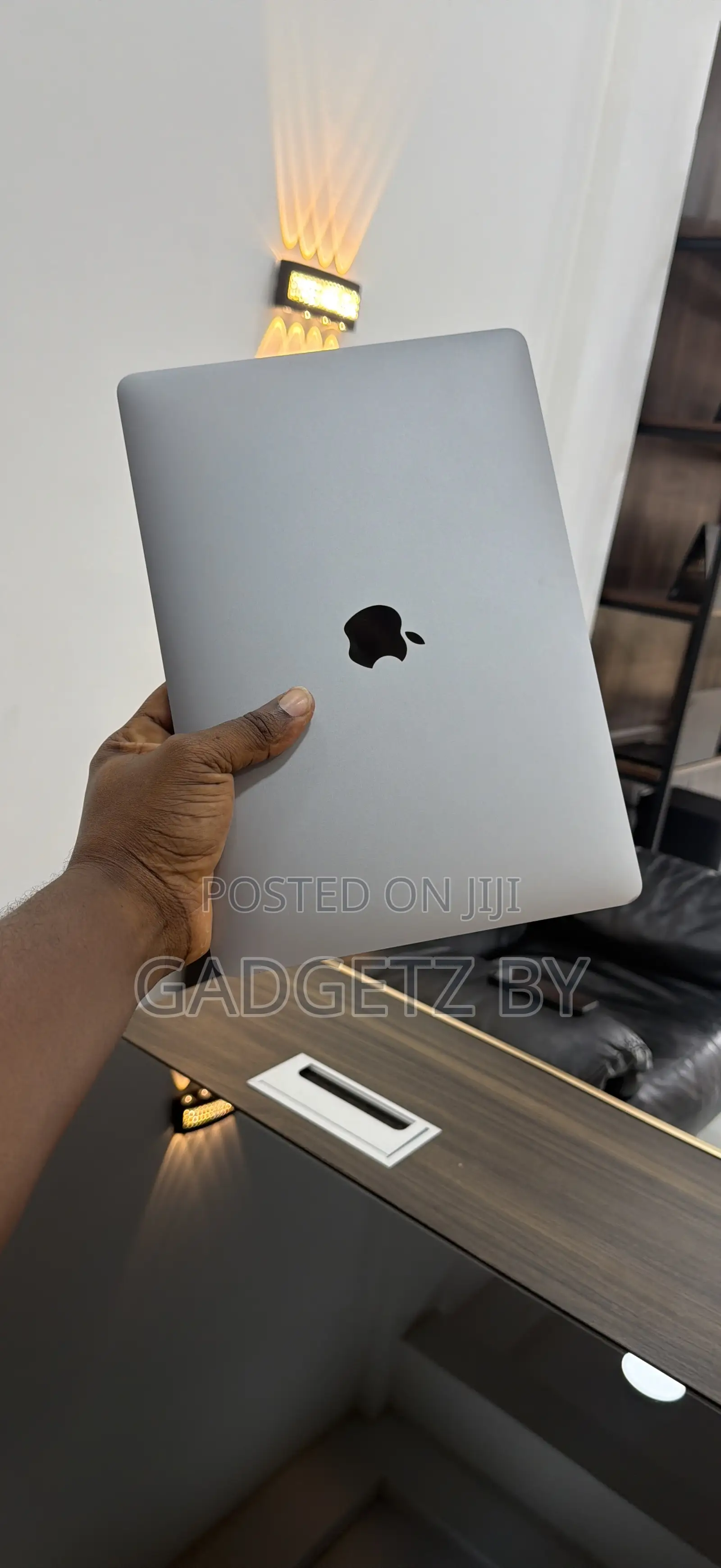 Laptop Apple MacBook Pro 2021 M1 8GB Apple M1 SSD 512GB