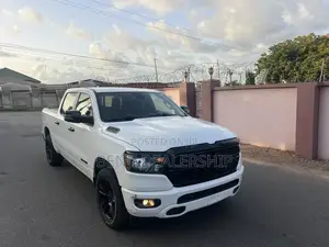 RAM 1500 Classic 2023 White