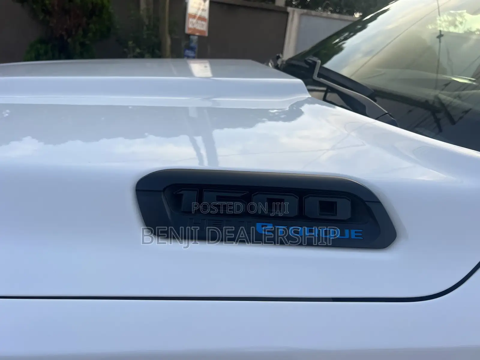 RAM 1500 Classic 2023 White