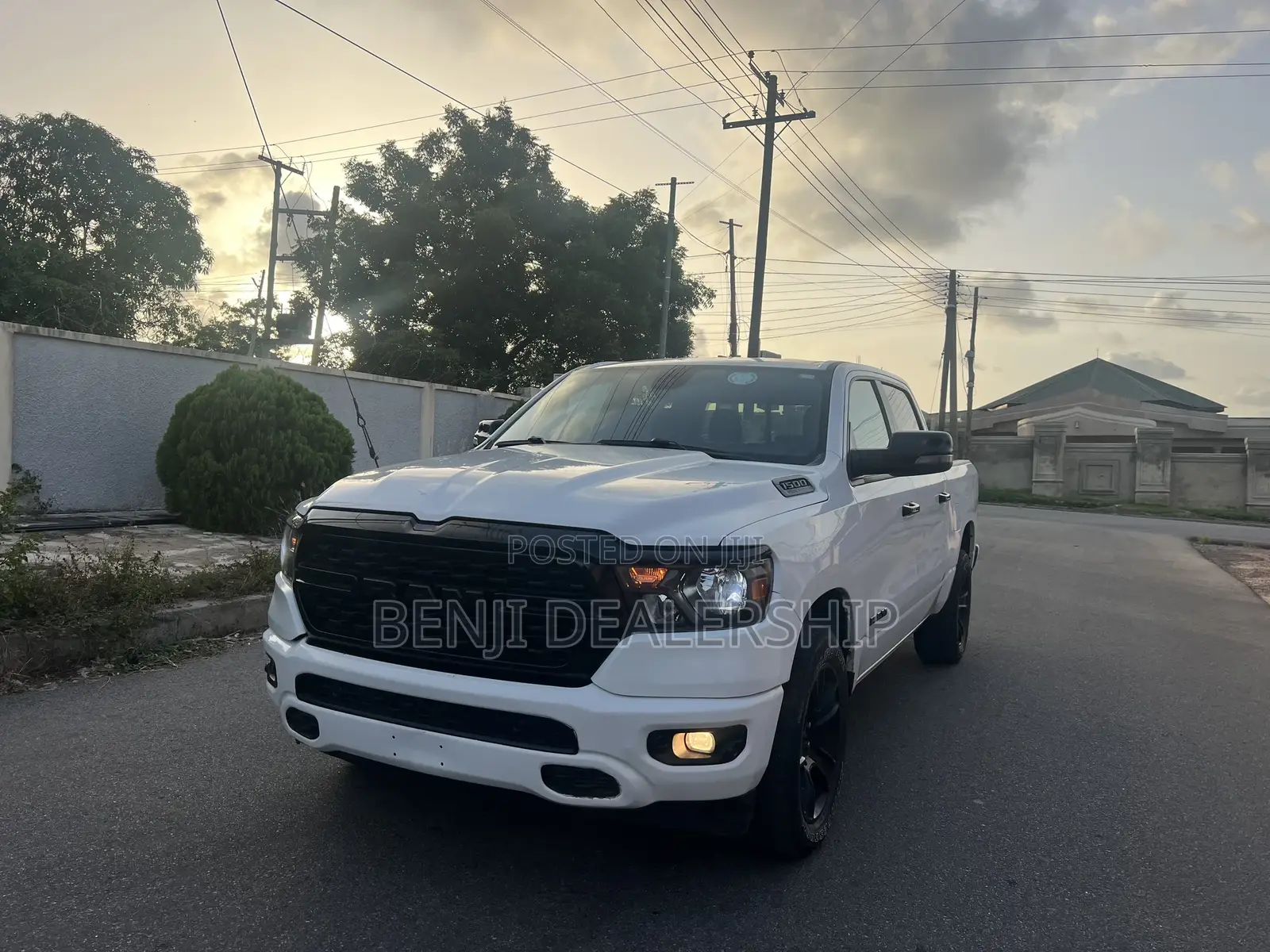RAM 1500 Classic 2023 White