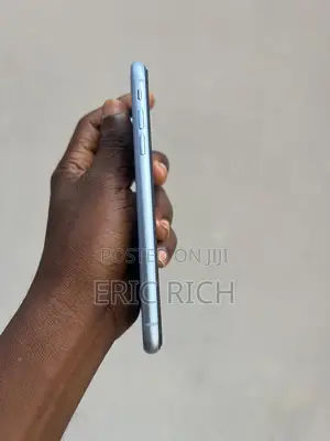 Apple XR 64 GB Blue