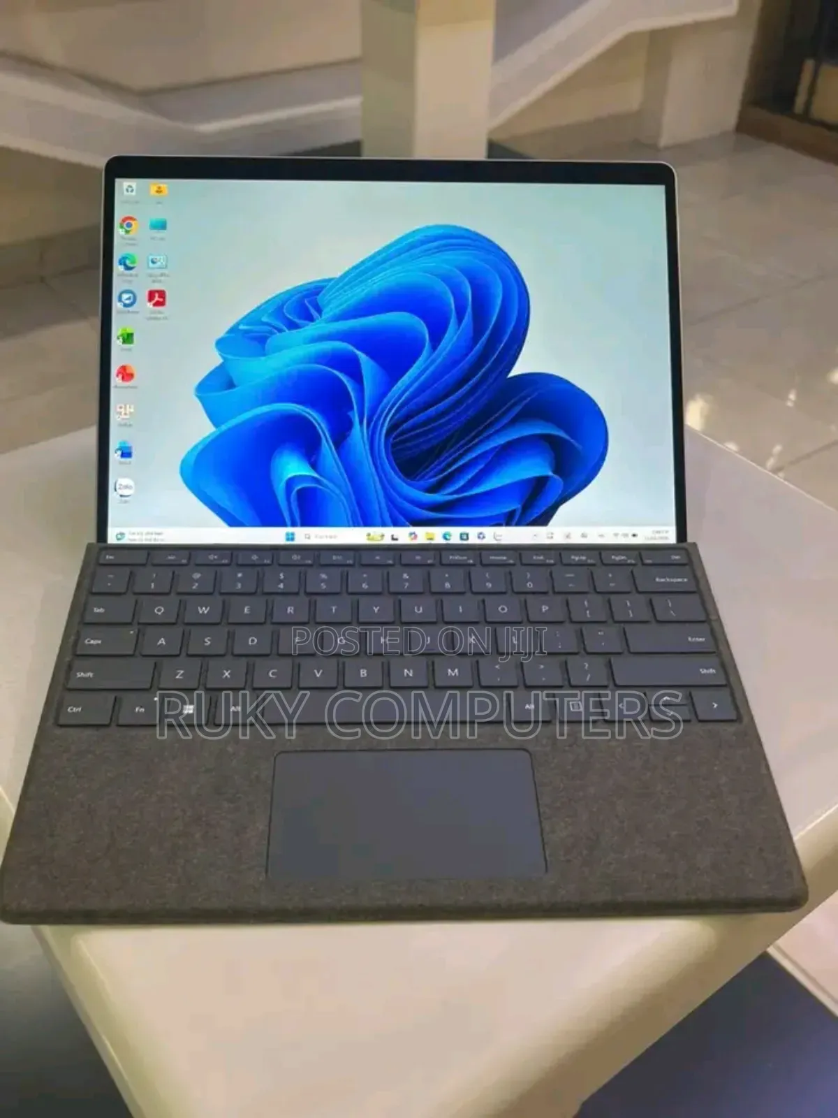 New Laptop Microsoft Surface Pro 8 16GB Intel Core i7 SSD 512GB