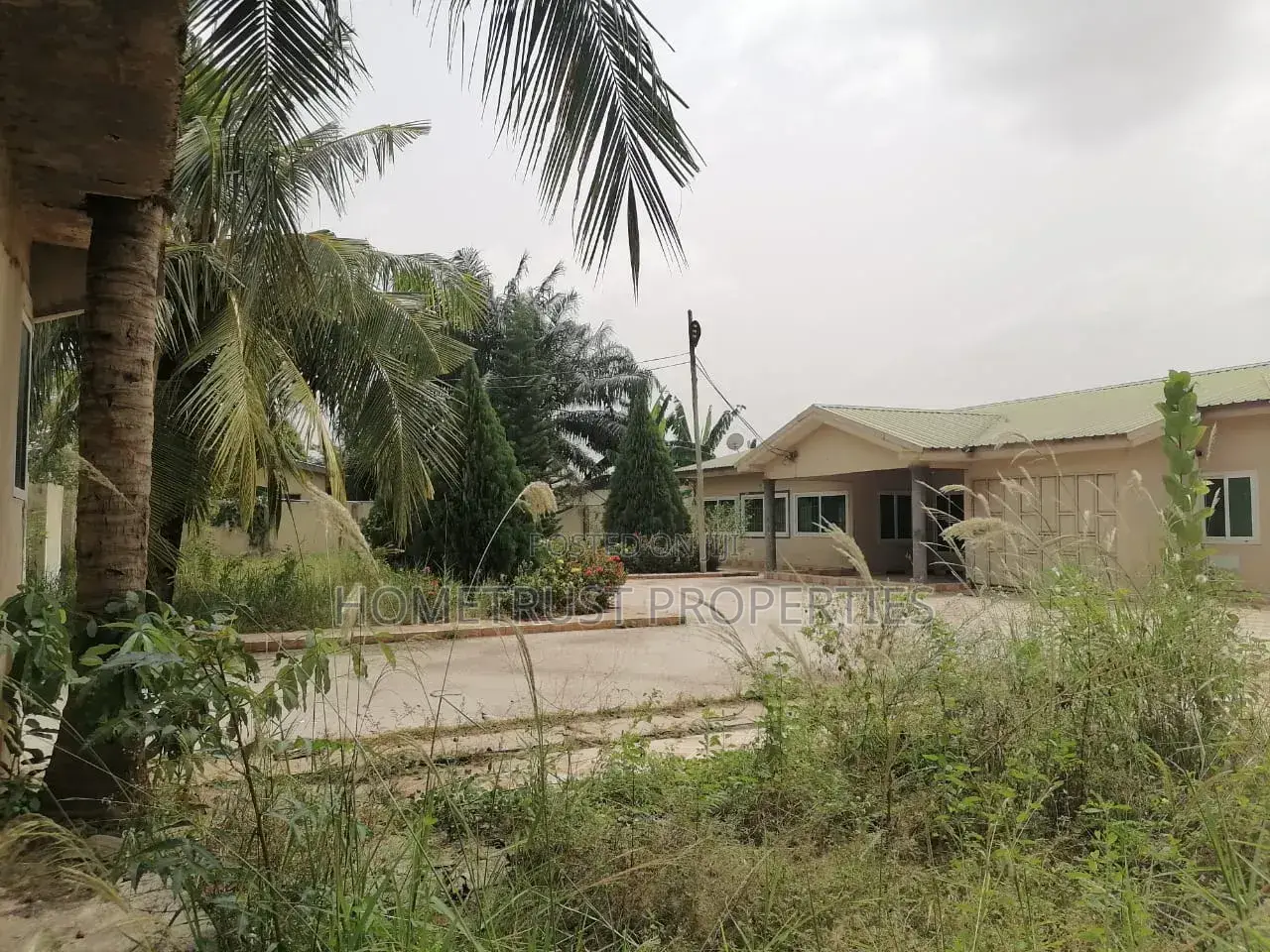 5bdrm House in Amasaman Satellite for sale