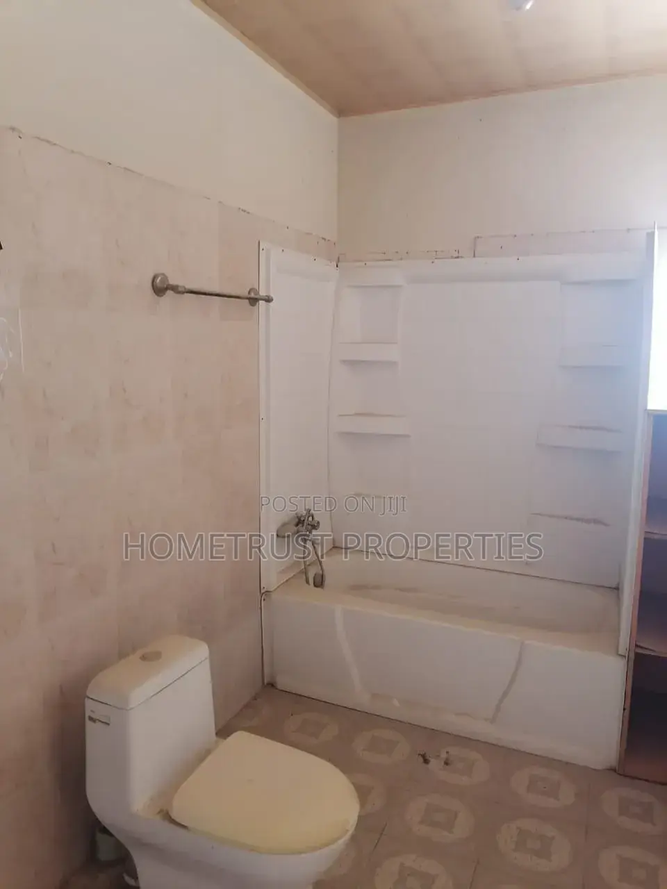 5bdrm House in Amasaman Satellite for sale