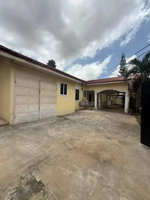 5bdrm House in East Legon Ogbojo, American House for sale