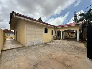 5bdrm House in East Legon Ogbojo, American House for sale