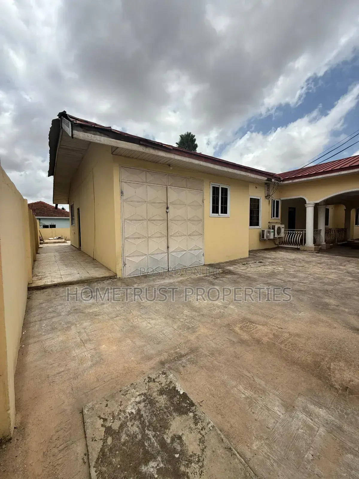 5bdrm House in East Legon Ogbojo, American House for sale