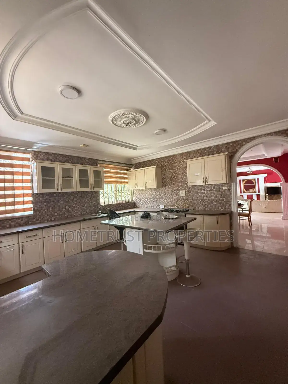 5bdrm House in East Legon Ogbojo, American House for sale